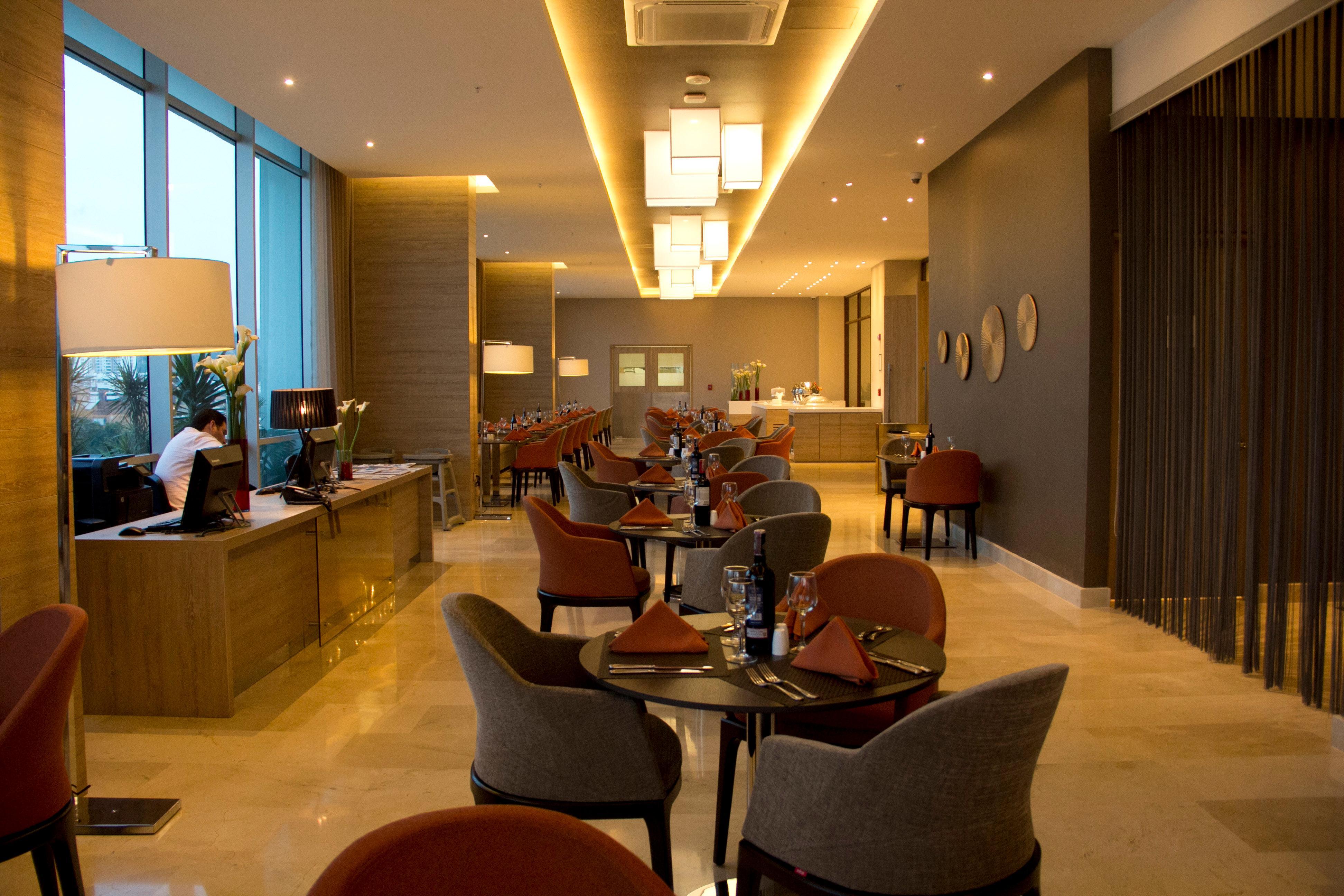 Holiday Inn Cucuta By Ihg Luaran gambar The lounge at the airport