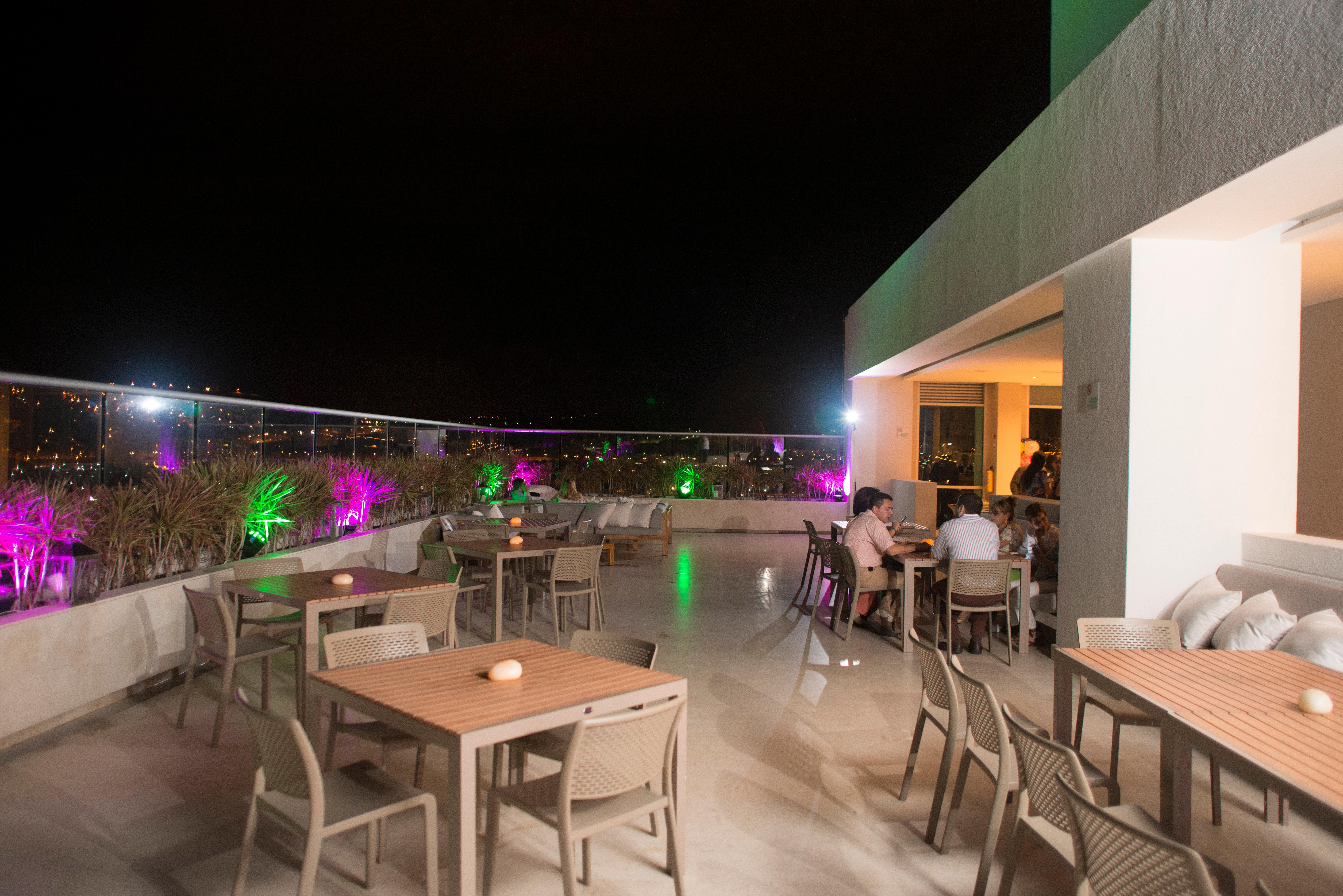 Holiday Inn Cucuta By Ihg Luaran gambar Sky Bar