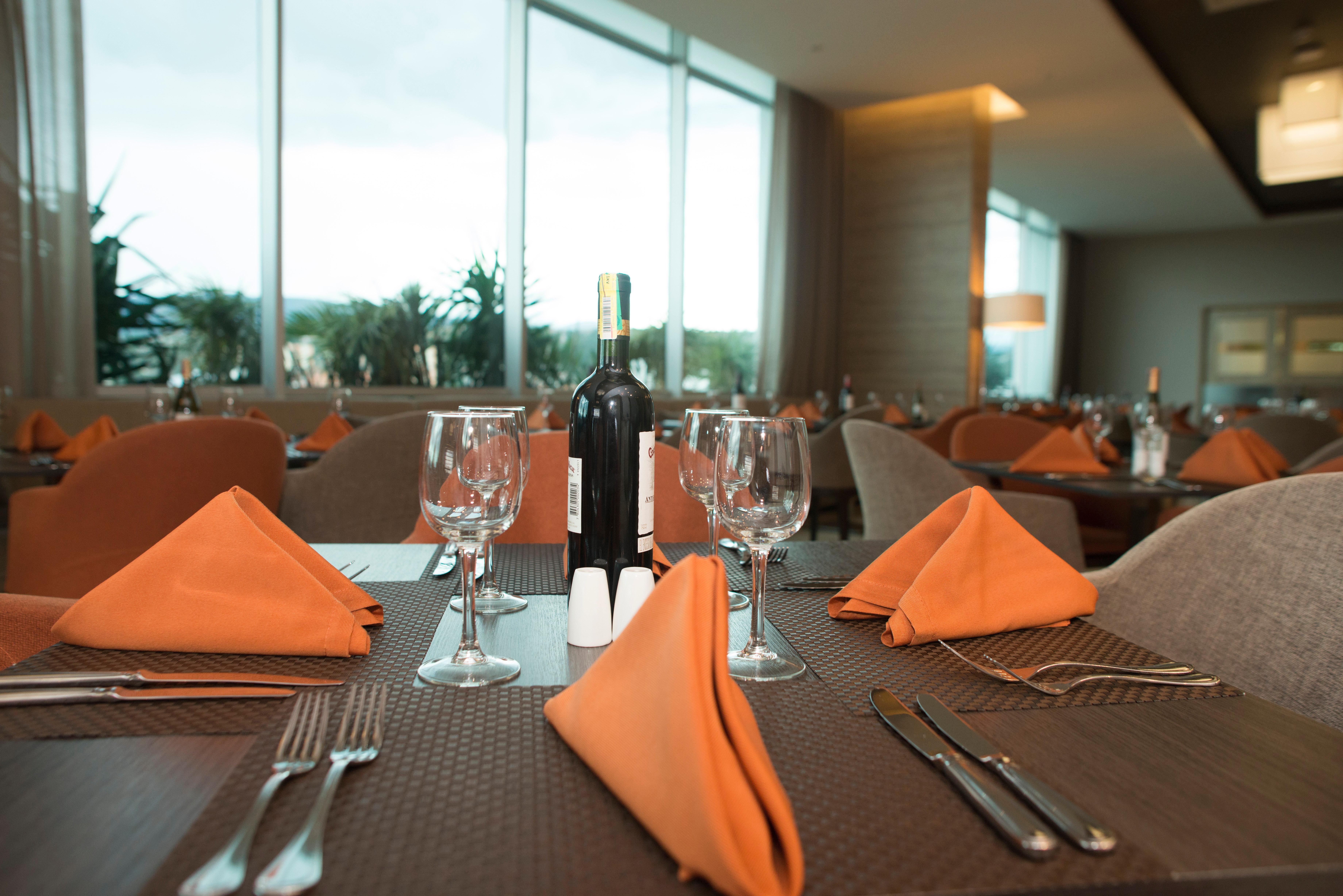 Holiday Inn Cucuta By Ihg Luaran gambar A table set for fine dining