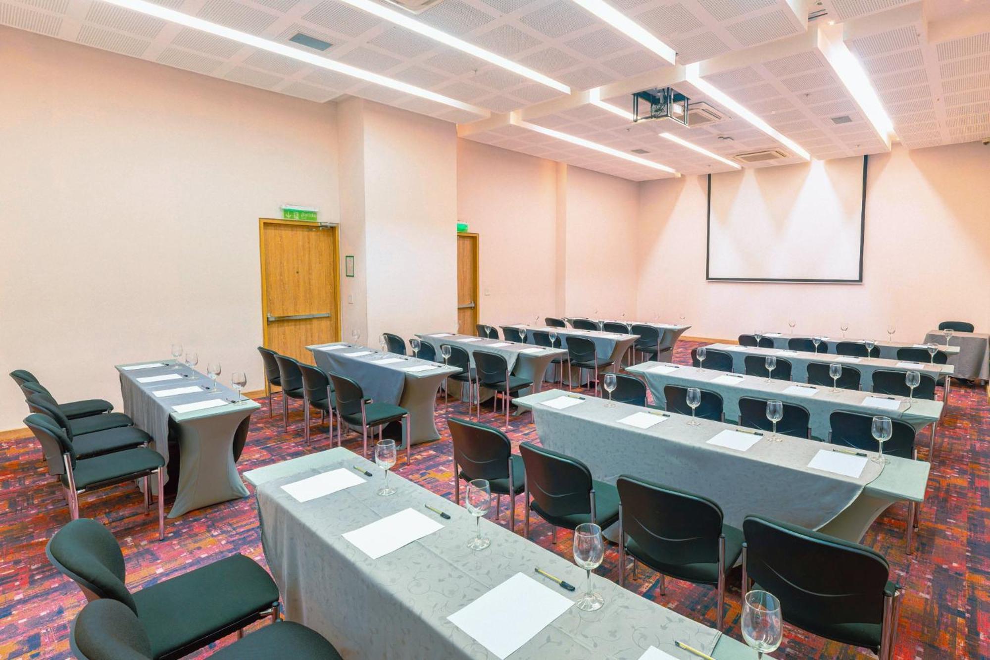 Holiday Inn Cucuta By Ihg Luaran gambar Meeting room