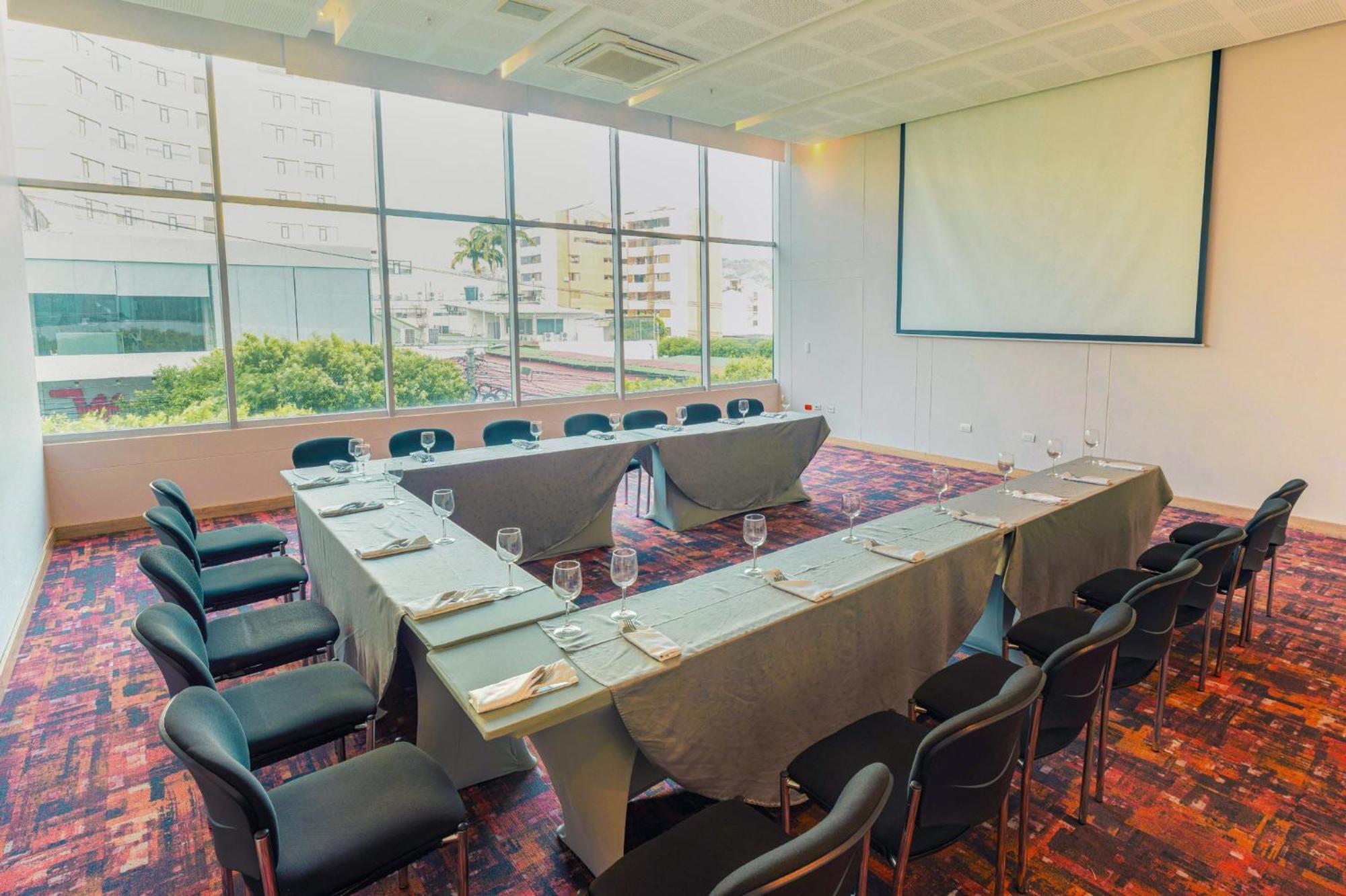 Holiday Inn Cucuta By Ihg Luaran gambar Meeting room