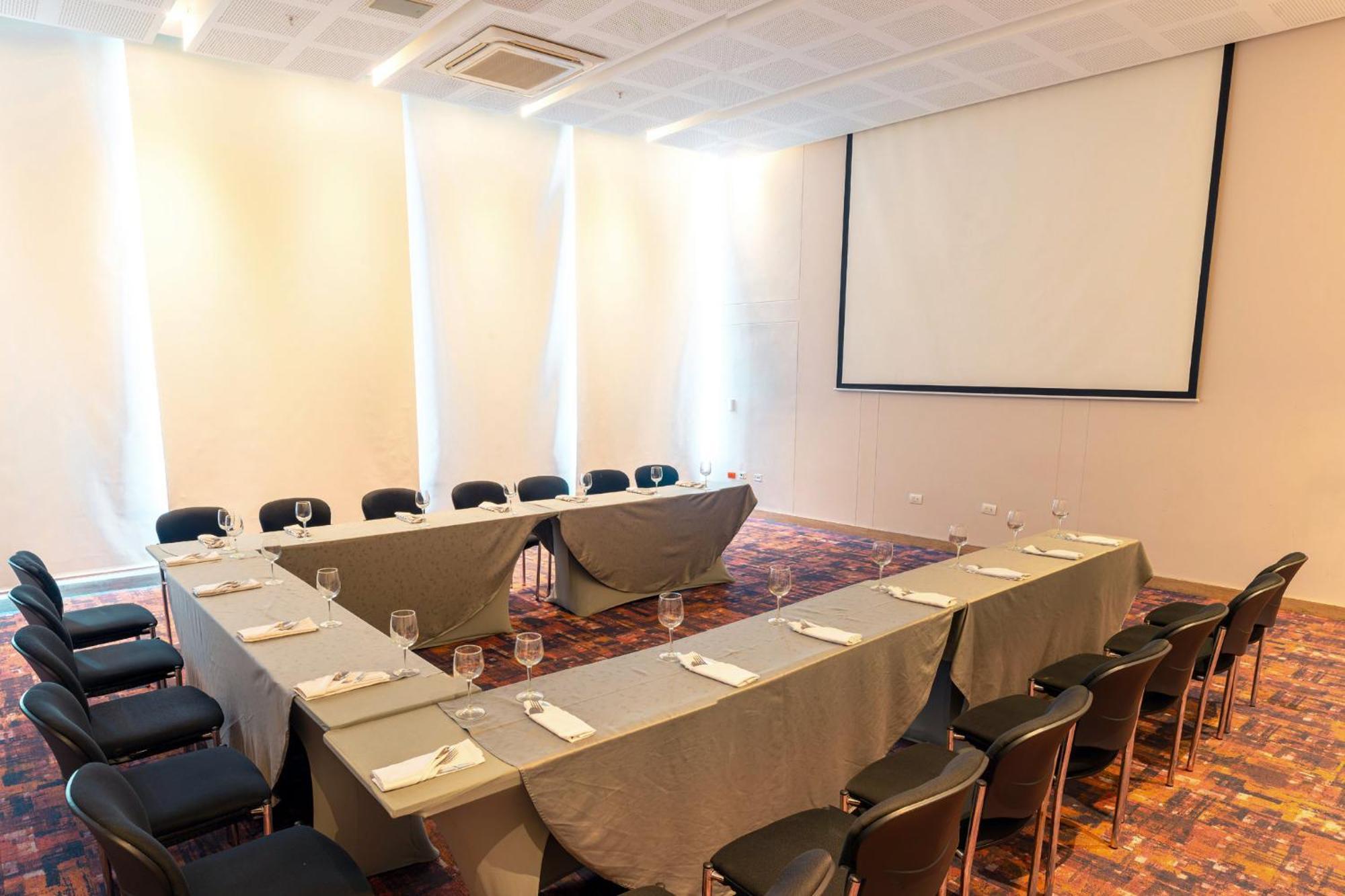Holiday Inn Cucuta By Ihg Luaran gambar Meeting room