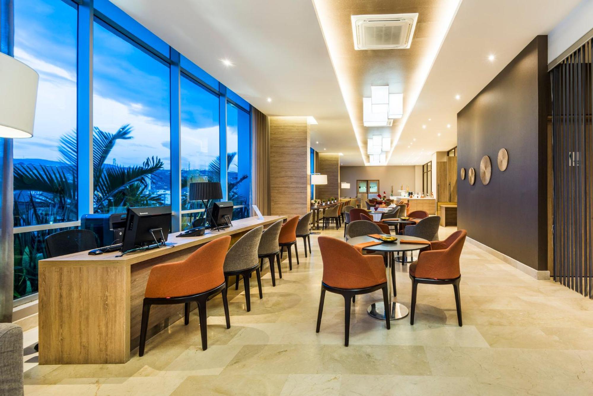 Holiday Inn Cucuta By Ihg Luaran gambar Business Center